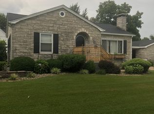 610 N Easton St, Staunton, IL 62088