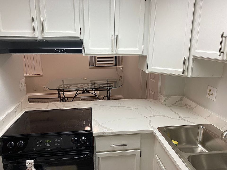 1st image of 125 E 1st Ave N #204