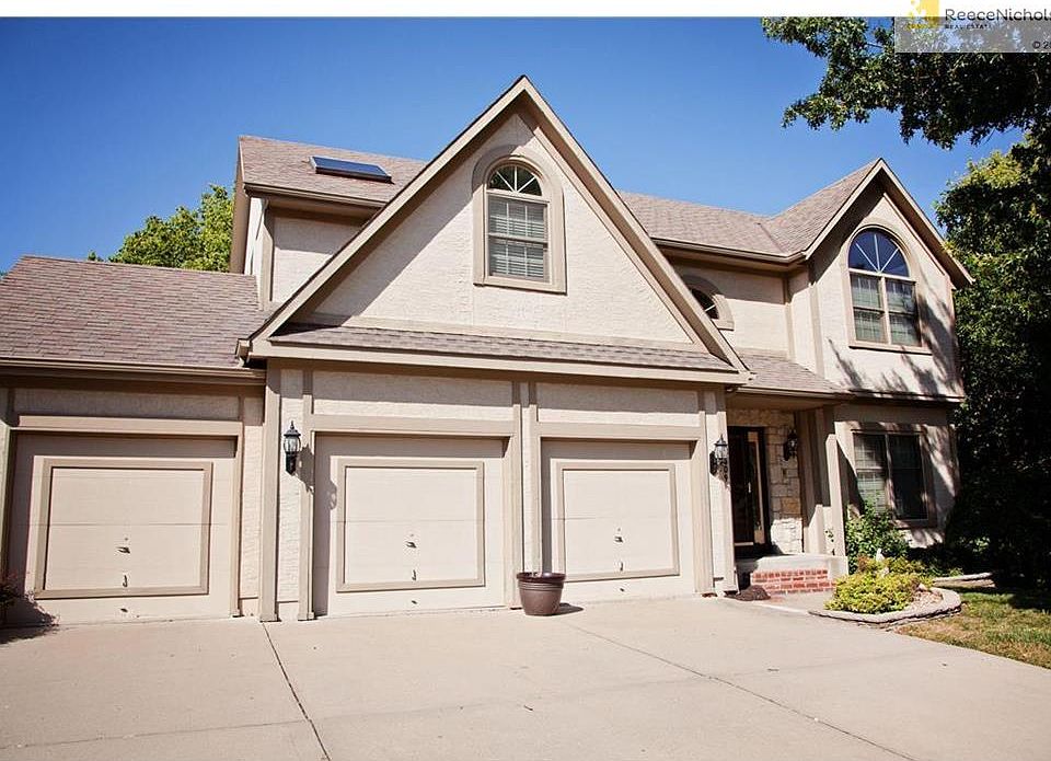 1st image of 1409 NE Scarborough Dr