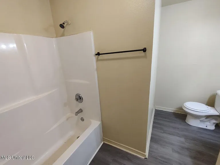 4807 King James Dr — Photo 12