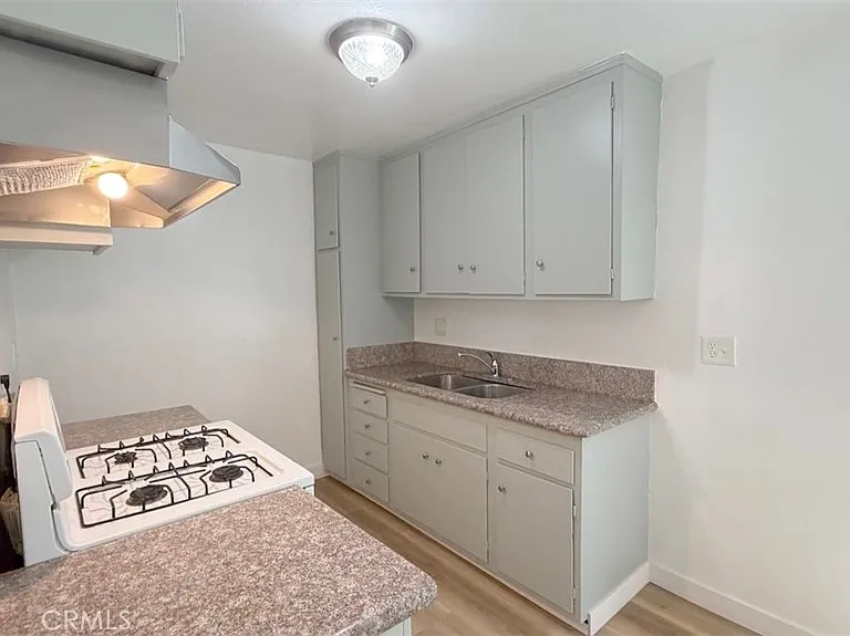 640 Ward St #2 — Photo 7