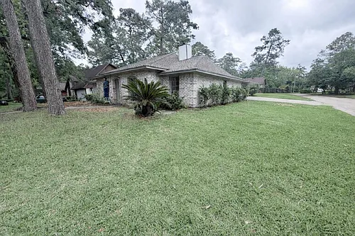 2102 Lake Creek Dr Photo 1