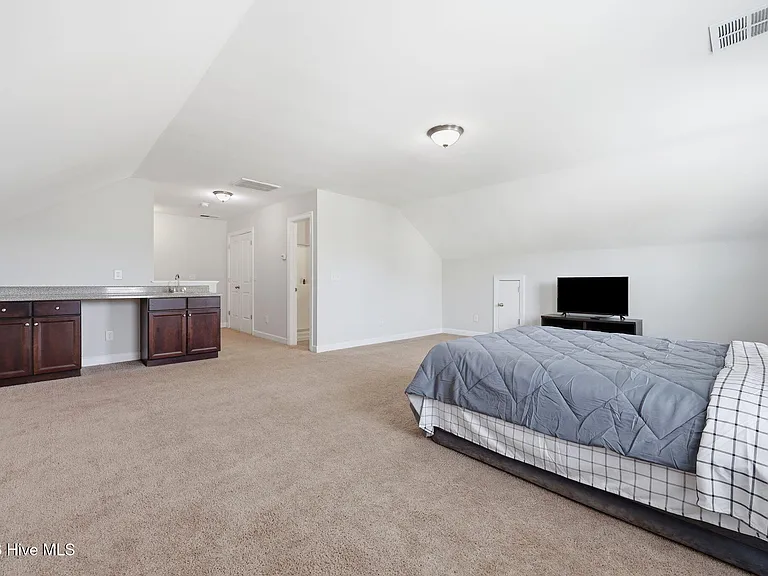 90 Quatrefoil Ct — Photo 33