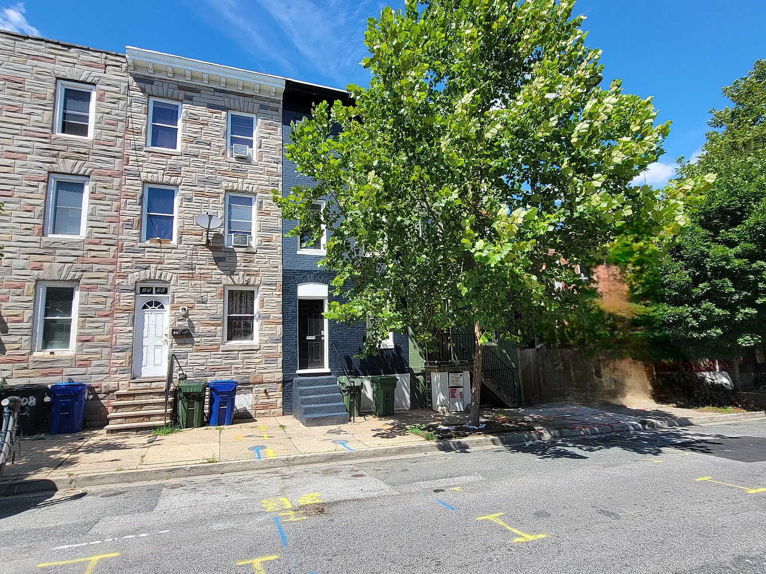 3 bed, 1.5 bath, 2000 sqft, $1,995 — Photo 2