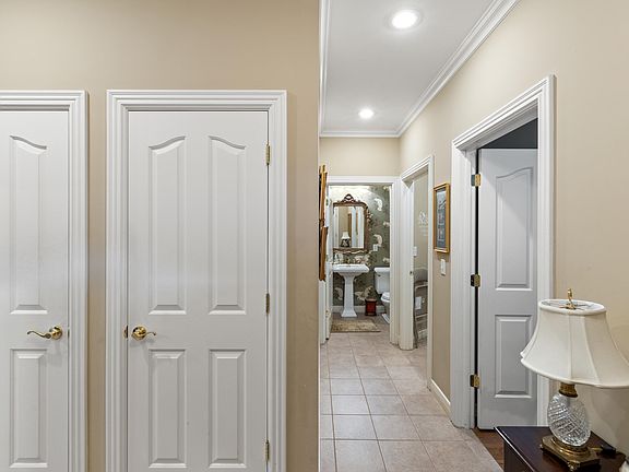 5th image of 1431 Pine Needles Ln #402