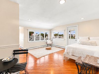 54 Lexington Ave APT 32, Gloucester, MA, 01930