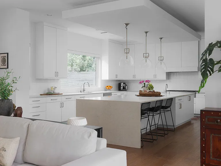 1800 Bay Hill Dr — Photo 8