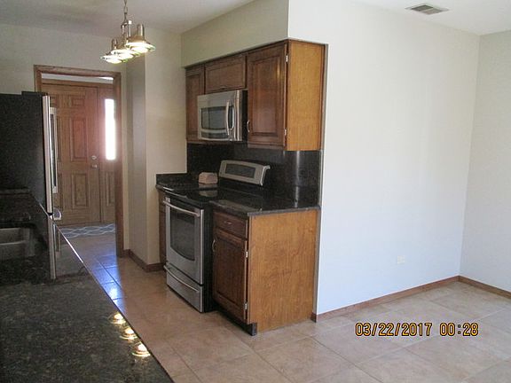 3rd image of 10832 S Laporte Ave