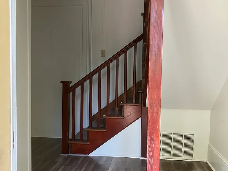 411 Cedar St #C — Photo 9