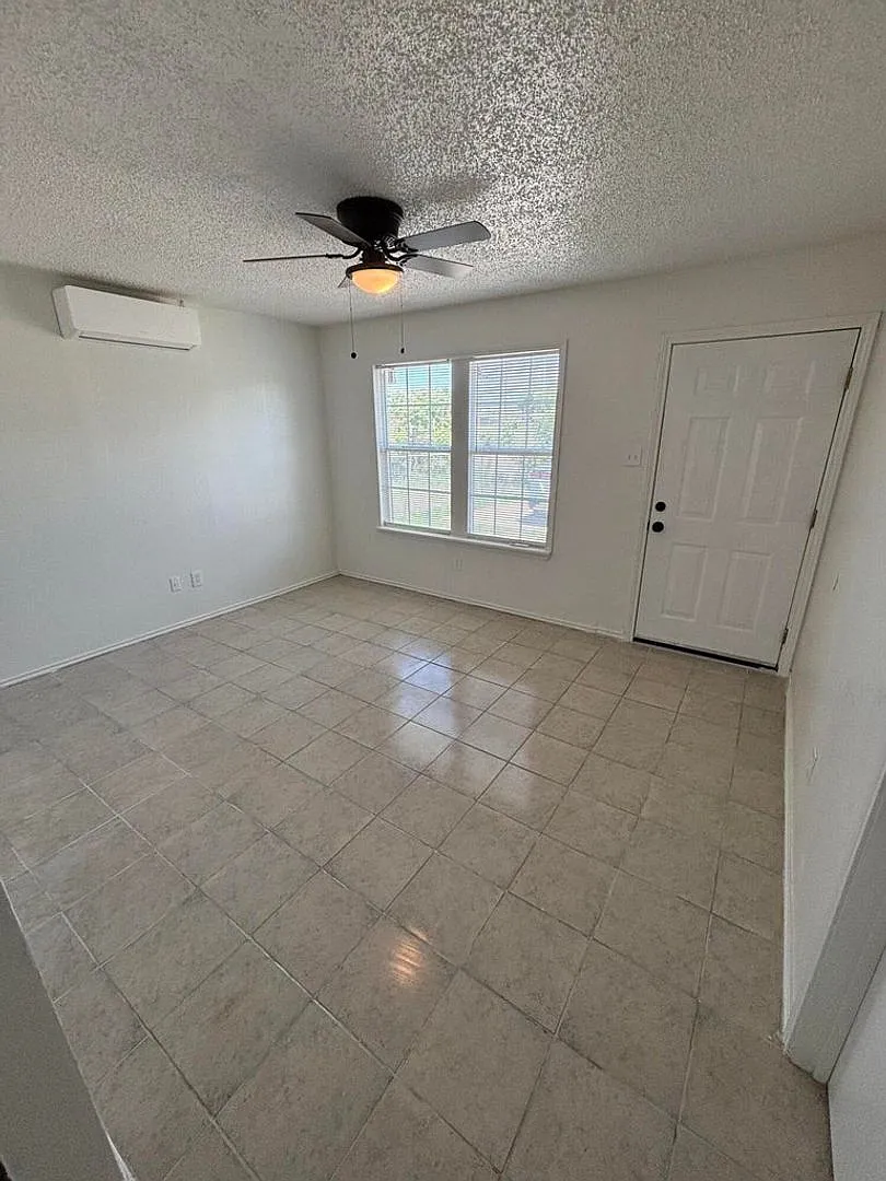 **Beautiful Morrow Resub Addition Home** — Photo 3