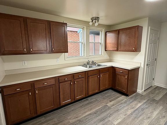 5th image of 133 W Commerce St #R