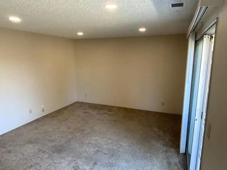1533 Delucchi Ln #F — Photo 3