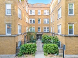 1438 W Roscoe St #3, Chicago, IL 60657