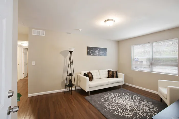 2 bed, 1.0 bath, 1143 sqft, $1,200 — Photo 2