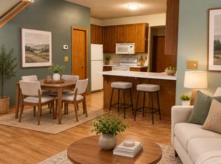 1250 Crystal Pl E, Chaska, MN 55318