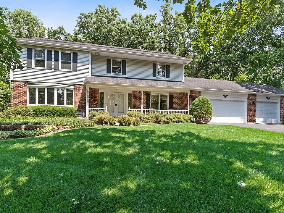 Great Curb Appeal with all the front yard perennials