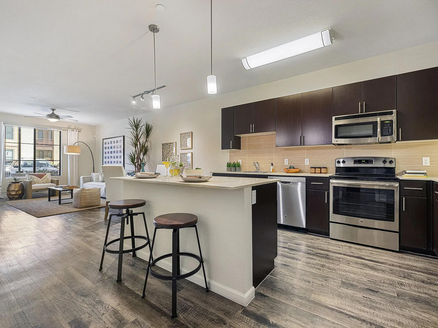 IMT Desert Ridge — Photo 2