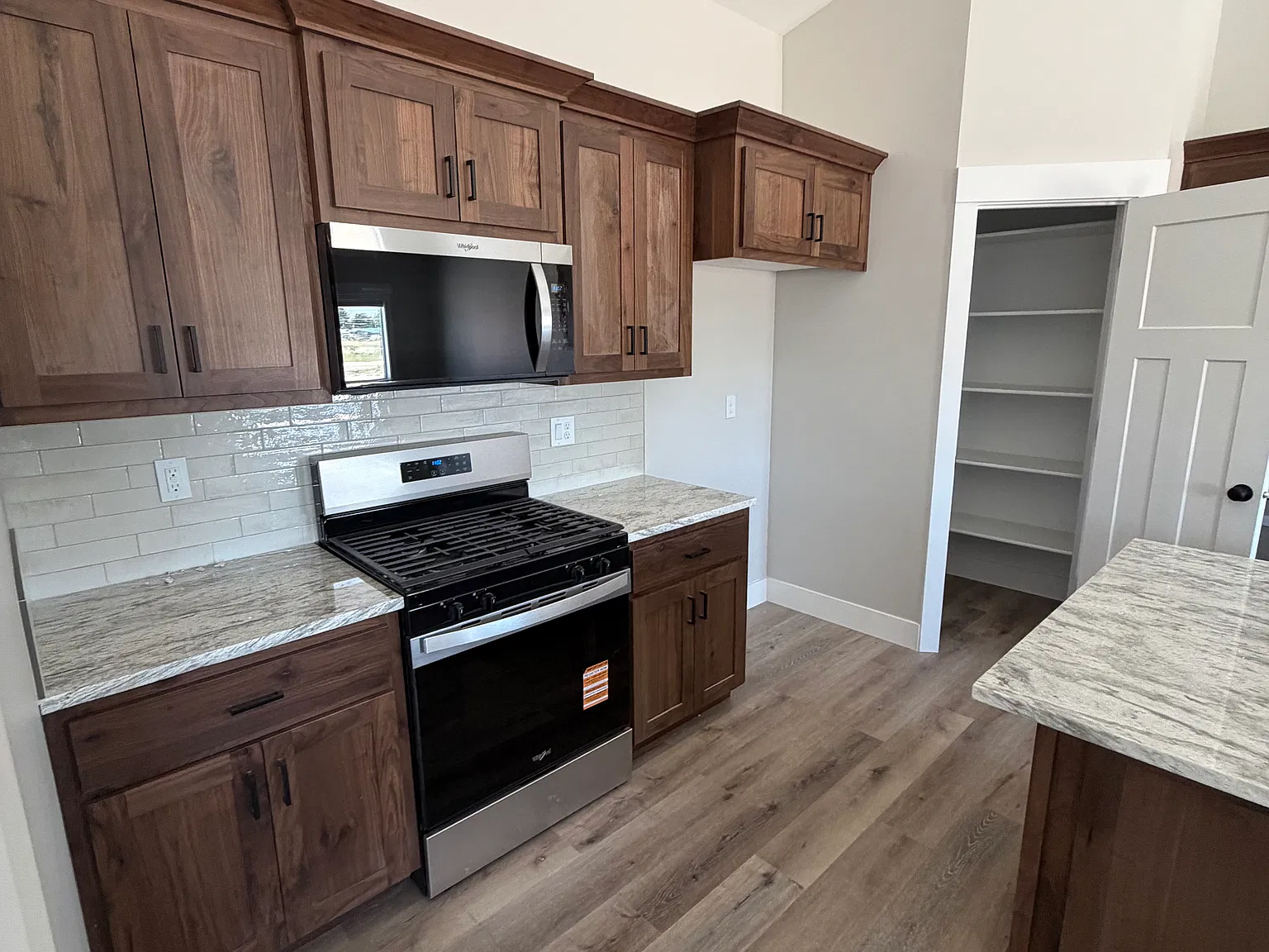 3 bed, 1592 sqft, $1,900 — Photo 3