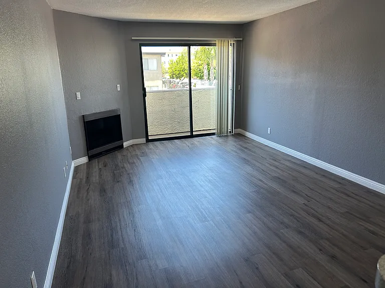 8731 De Soto Ave — Photo 5
