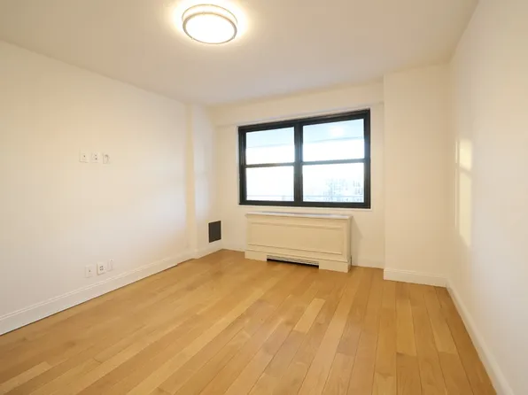 305 East 86th Street image 9 of 28