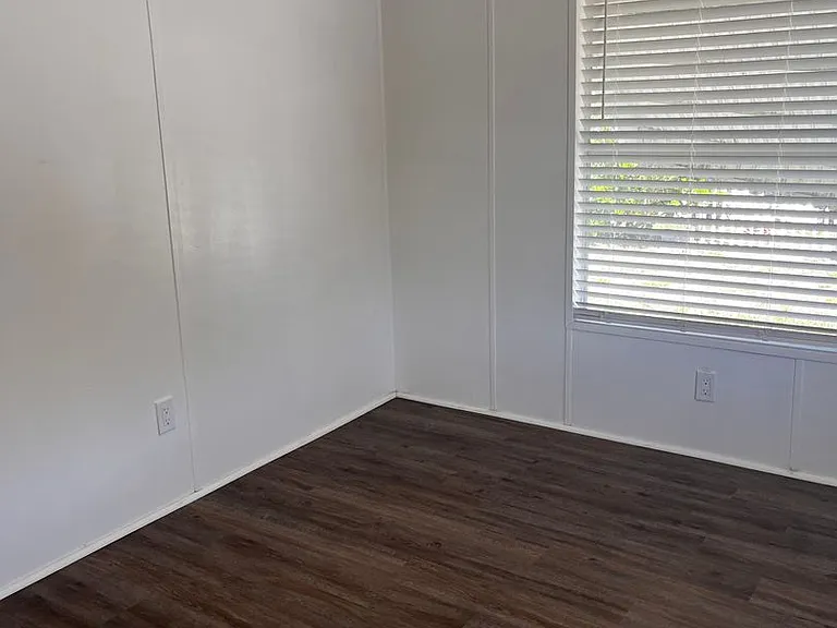 8015 SE Fairchild Way — Photo 5