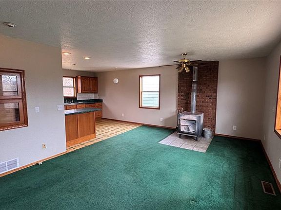 3rd image of 175 Hodge Dr