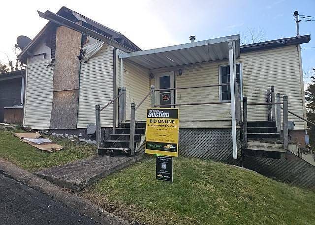 1st image of 1742 S 28th St