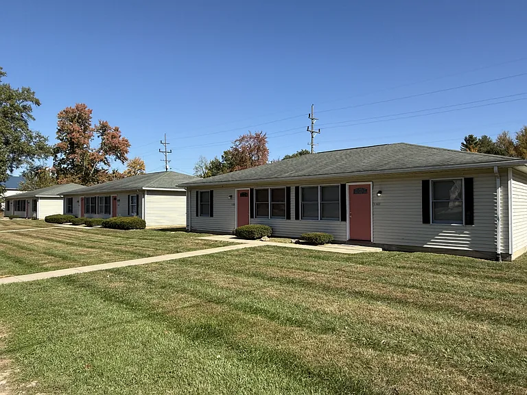 1105 N Indiana St — Photo 16