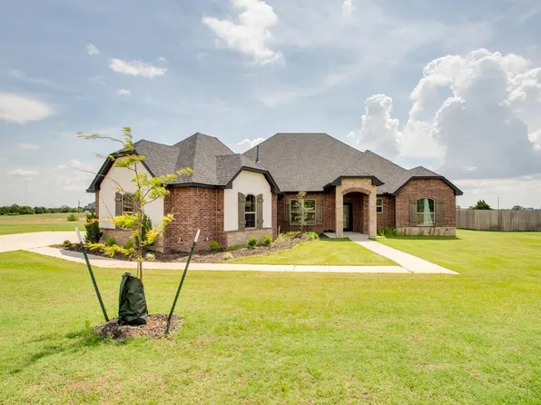 7009 Chisholm Ranch Dr, Enid, OK 73703
