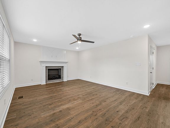 5th image of 617 Chatsworth Dr Lot 319