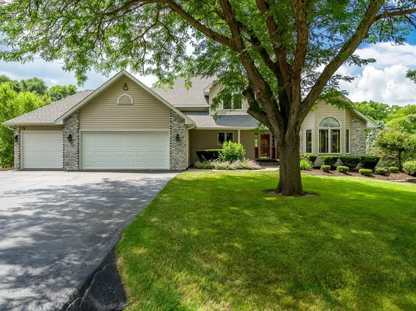 7373 Grace Dr, Roscoe, IL 61073