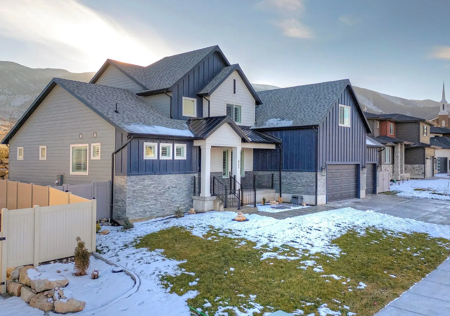 Luxury Smart Home with Lake & Mountain Views in Saratoga Springs — Photo 3