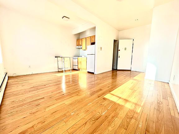 4th image of 201 E 118th St Unit 5F