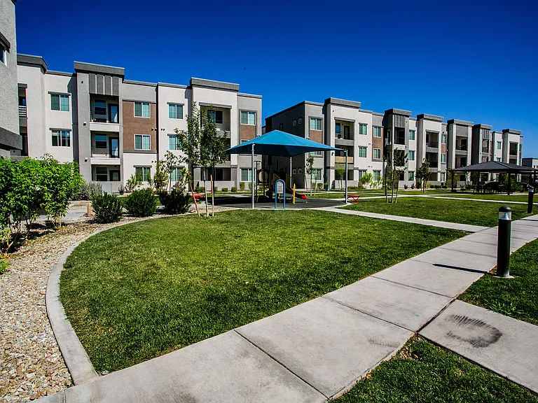 LeVante at Valley Vista — Photo 27