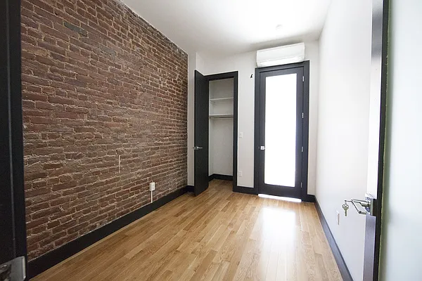 Rented by Brooklyn Group | media 7