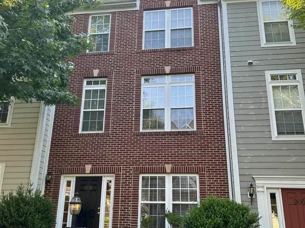 908 Bing Ln, Charlottesville, VA 22903