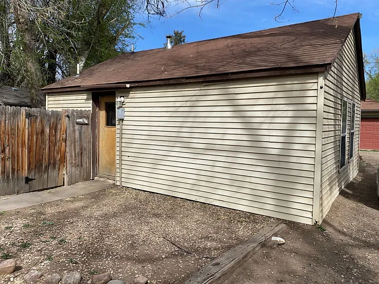 1214 Remington St — Photo 1