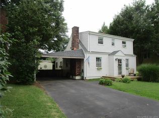 29 Lindberg Dr, Trumbull, CT 06611