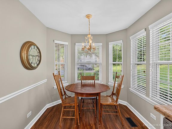 4th image of 514 Palm Ct #A