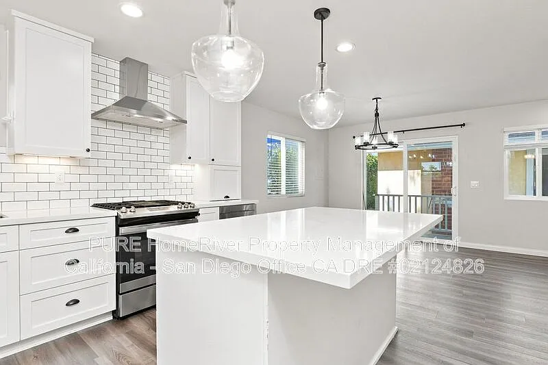 2 bed, 2.5 bath, 980 sqft, $3,495 — Photo 3