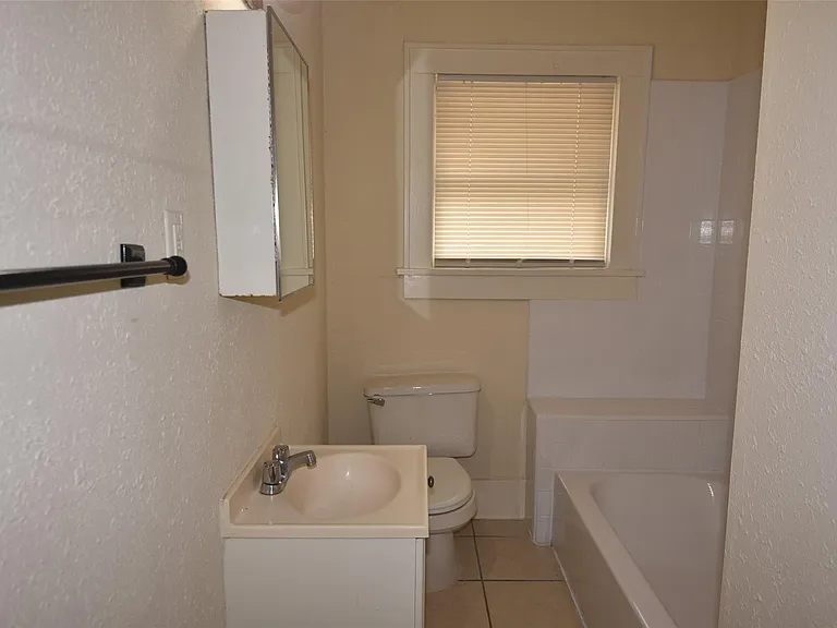4618 Clay St #2 — Photo 15