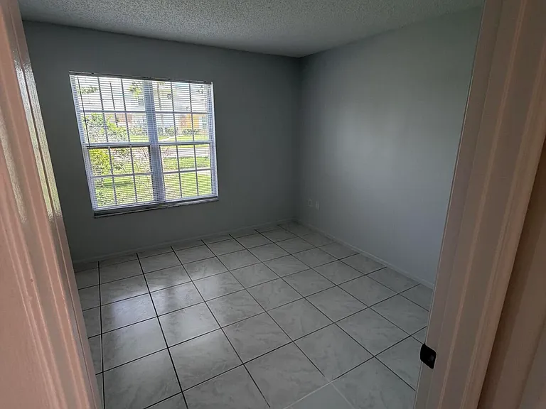 1440 Malibu Cir NE #101 — Photo 11