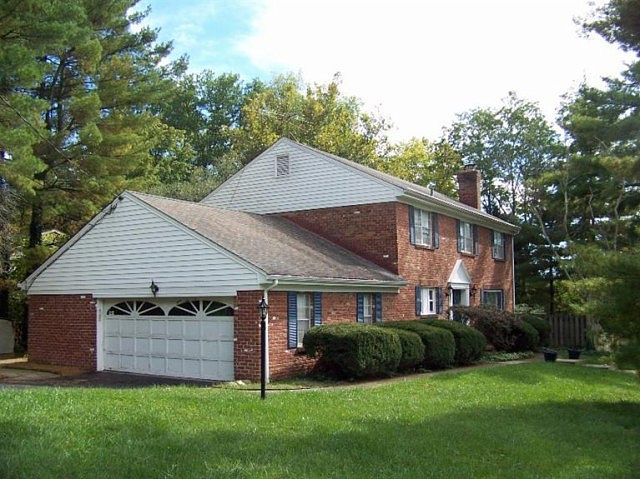 2nd image of 2896 Lengel Rd