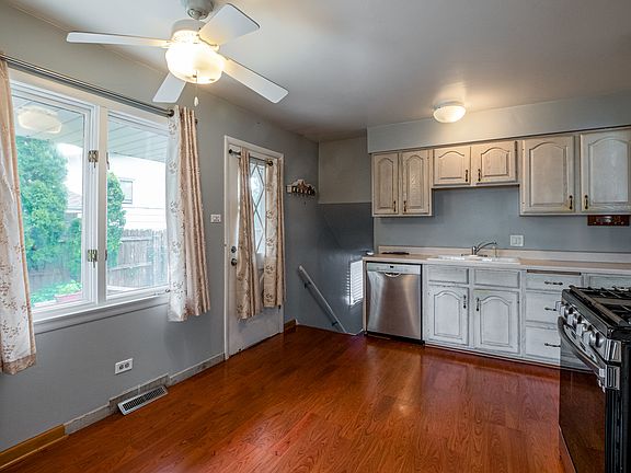 5th image of 2323 Clyde Ter