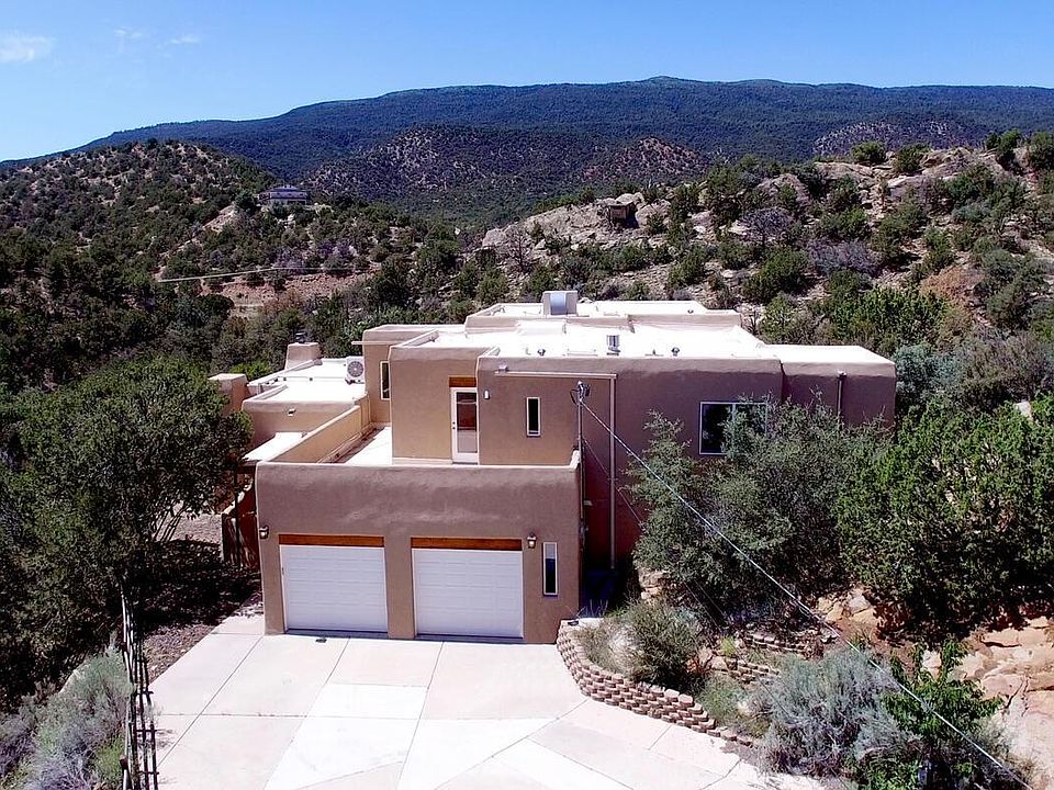 1st image of 84 Matterhorn Dr