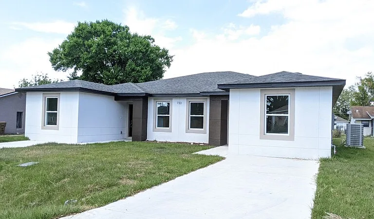 733 Lucaya Dr #B — Photo 1