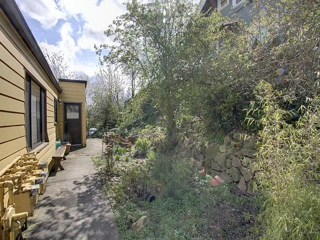 5244-5308 NE Wistaria Dr — Photo 13