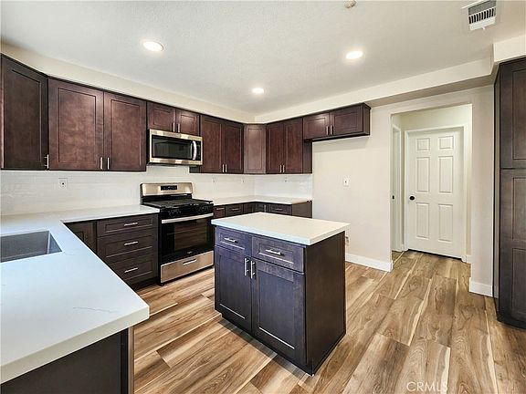 3rd image of 15067 Fox Ridge Dr