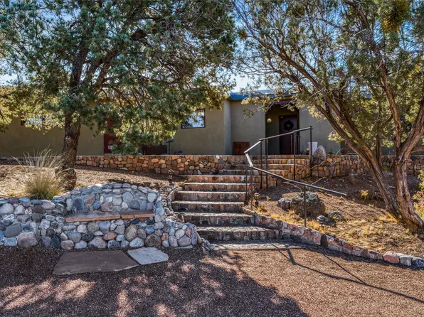1775 Fort Union Dr, Santa Fe, NM 87505
