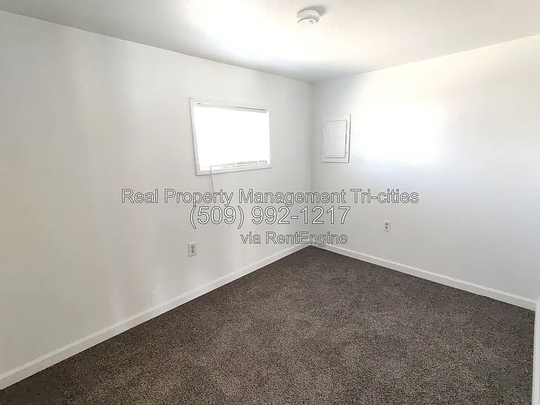 1110 Potter Ave — Photo 10